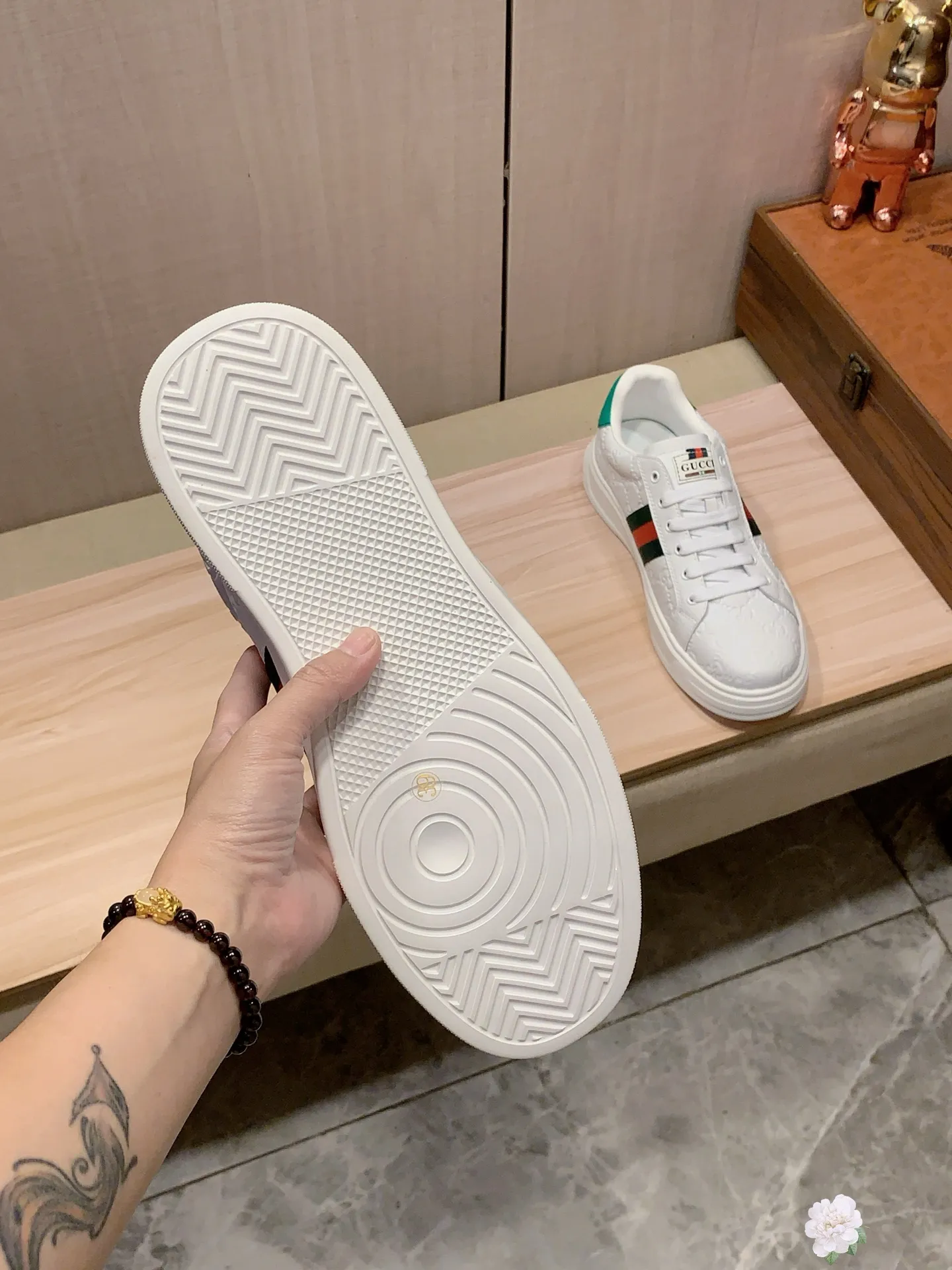 Men's men's shoes💰420💰💰🎩🎩[Lightning][Lightning] "Gucci*" latest • popular casual shoes, top brand [seduce] luxury ~ purchasing agency, top ~ quality. [Strong] The upper is made of imported breathable cowhide with fabric material ➕ Breathable sheepskin feet (•) and fine workmanship. The original stylish and stylish soft rubber wear-resistant and non-slip outsole is light and comfortable on the feet. The real thing looks better when photographed in person. 111: code: 38-44, 3️⃣ colors selected